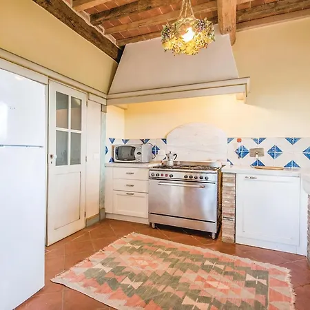 Holiday home 4 Bedroom Beautiful In Rapolano Terme Si