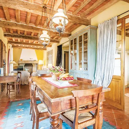 4 Bedroom Beautiful In Rapolano Terme Si Rigomagno