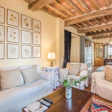 4 Bedroom Beautiful In Rapolano Terme Si Rigomagno