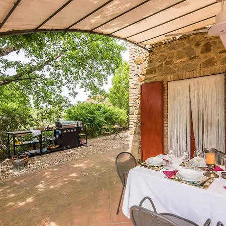 4 Bedroom Beautiful In Rapolano Terme Si